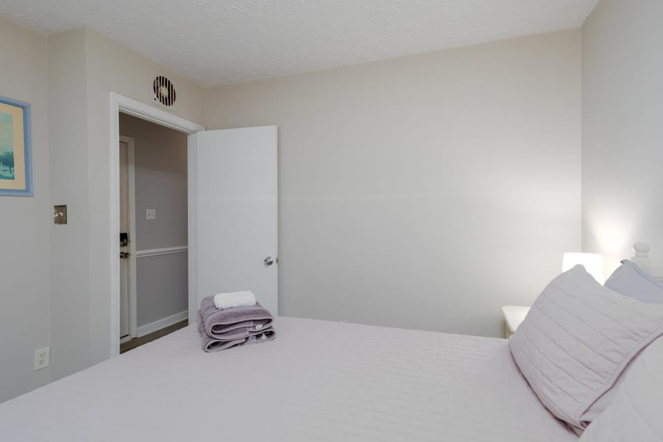 Sun of a Beach- Your Ultimate Beachy Getaway Apartment in North Topsail Beach