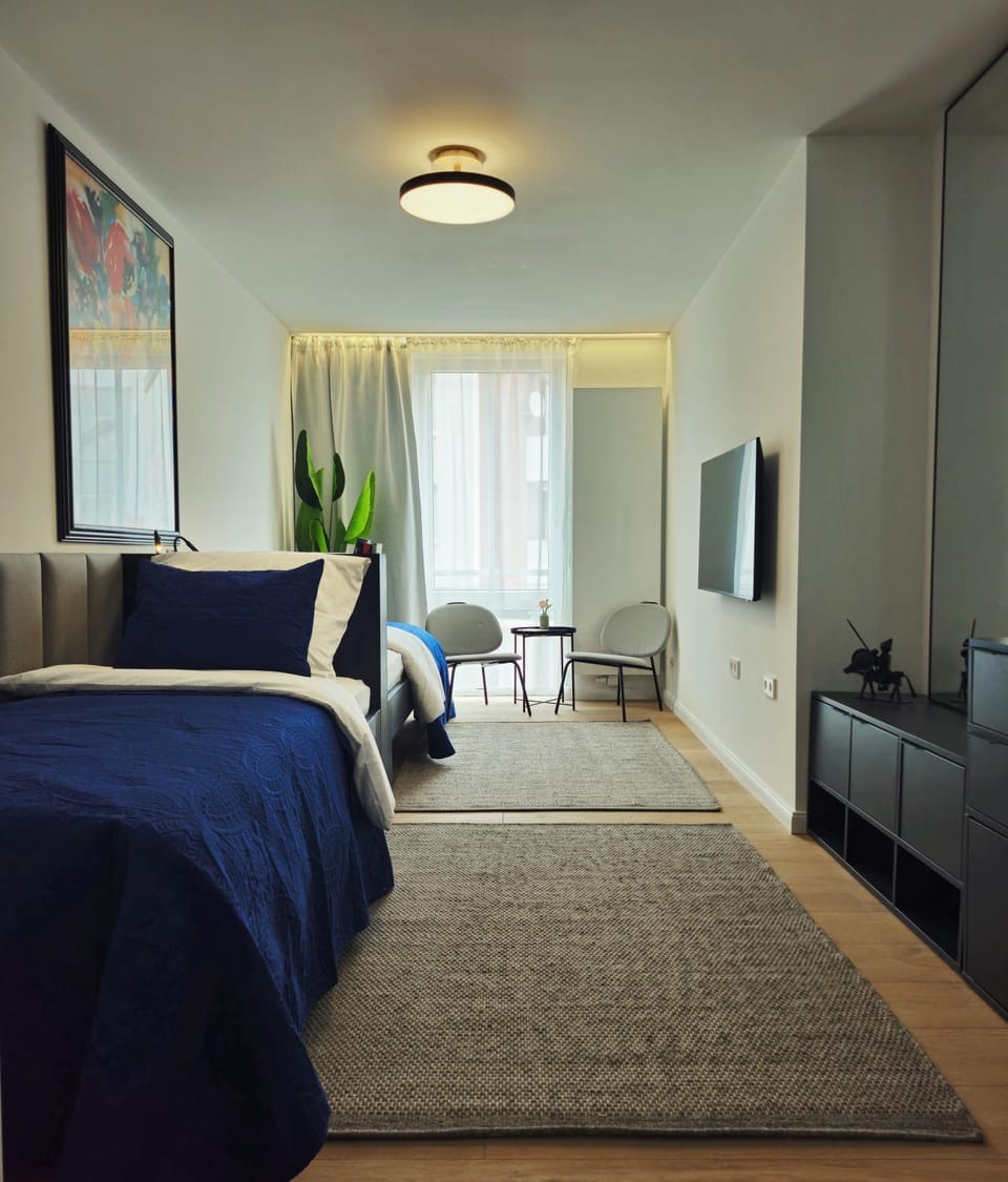 Bed, TV and multimedia, Photo of the whole room, Bedroom, safe
