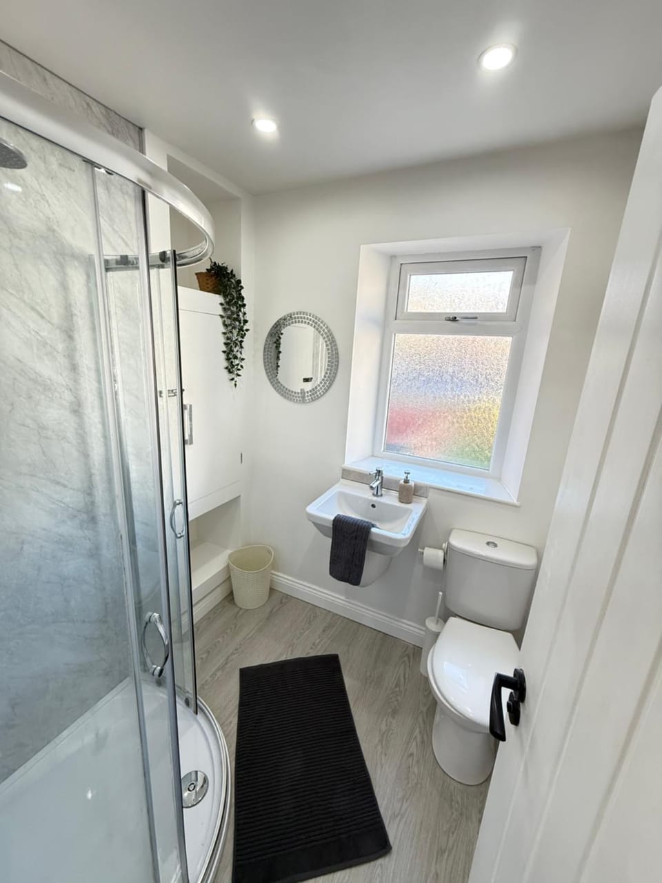 Shower, Toilet, Bathroom