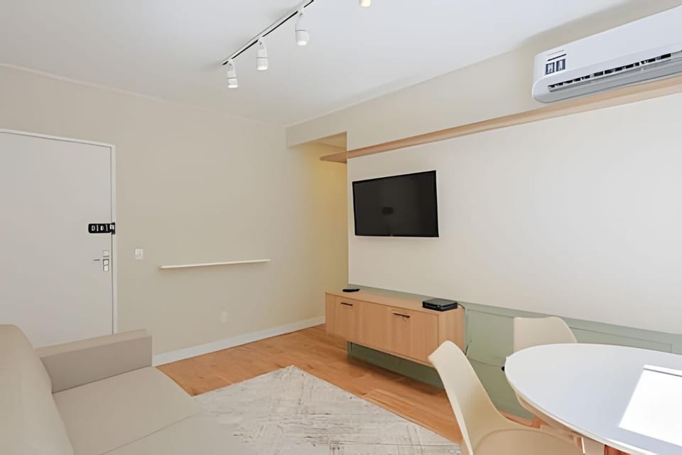 Apto Reformado Av Hercílio Luz Apartment in Florianopolis