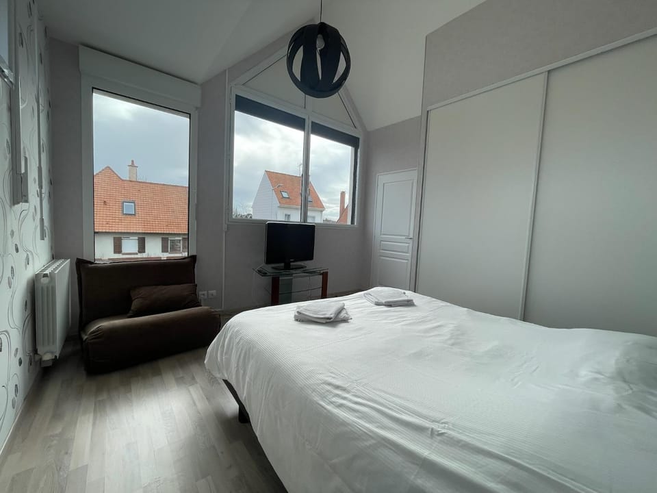 Modern and Bright home walk to beach with garage House in Berck