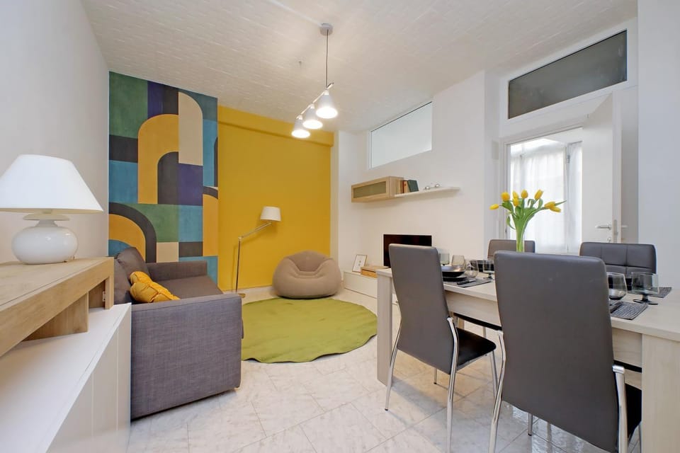 TV and multimedia, Living room, Seating area, Dining area