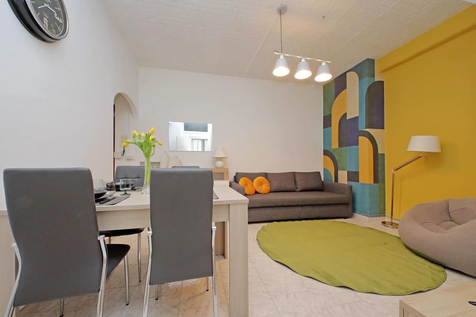 Living room, Seating area, Dining area, air conditioner