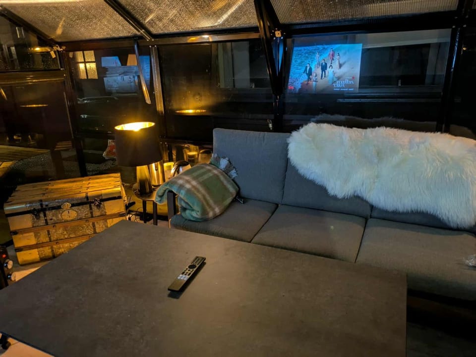 TV and multimedia, Living room, Seating area