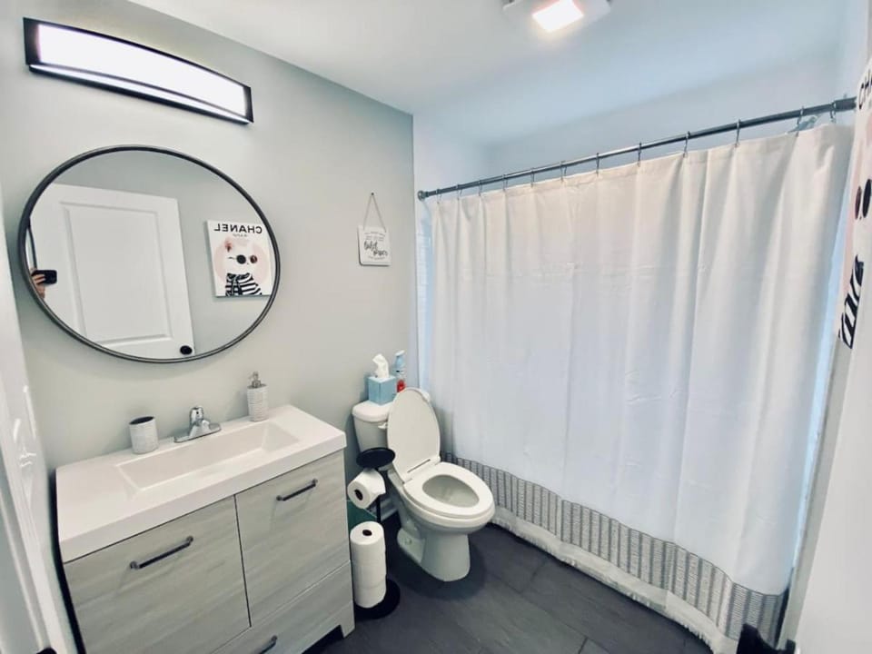 23 COMFORT AND LUXURY 3 BR 2 BA House House in Connecticut