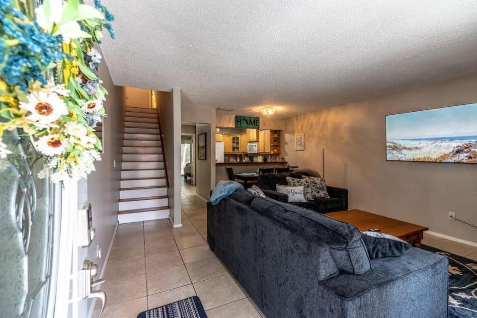 Spacious 3 BR Near NAS Jax l BBQ WiFi DirecTV House in Jacksonville