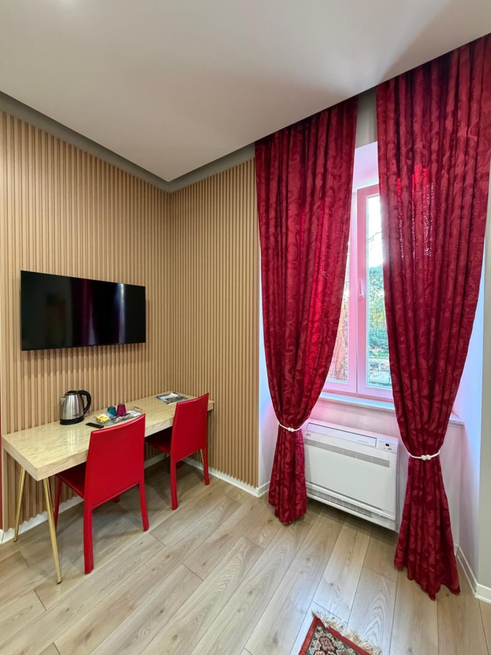 RedVelvet Blloku Room Apartment in Tirana