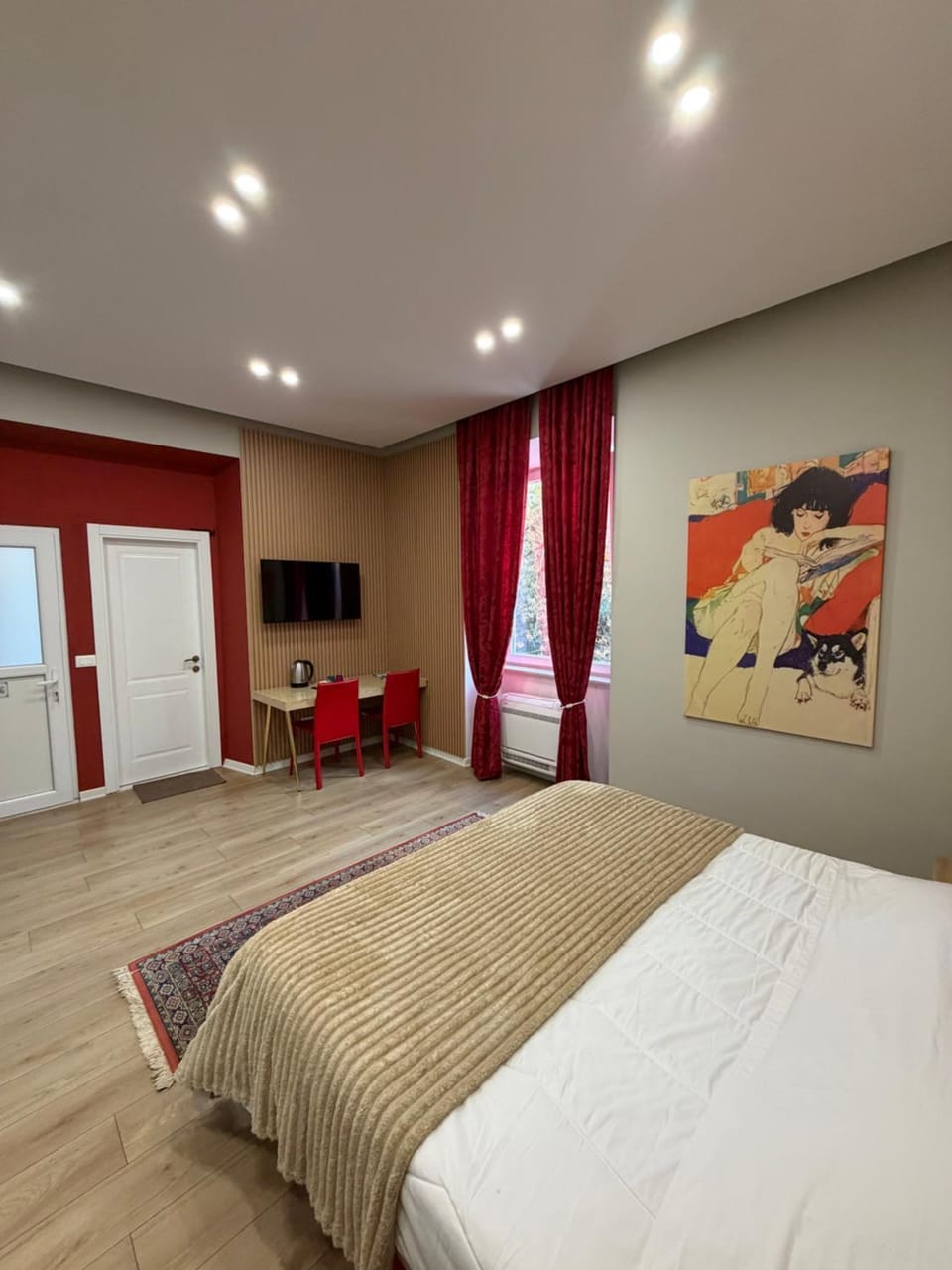 RedVelvet Blloku Room Apartment in Tirana