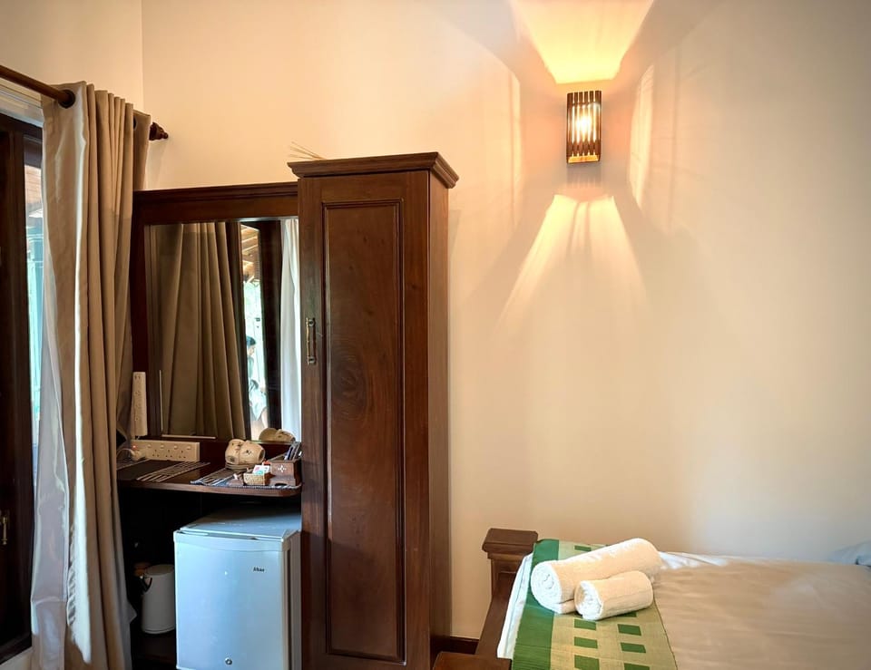 Bed, Coffee/tea facilities, Photo of the whole room, hair dryier, storage, towels
