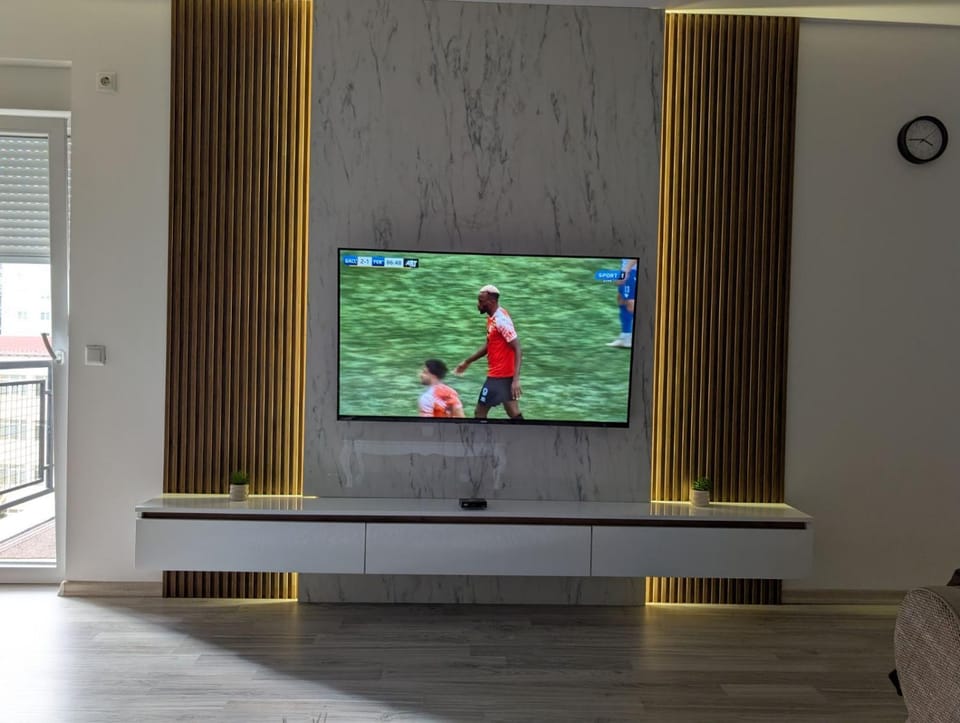 TV and multimedia, Evening entertainment