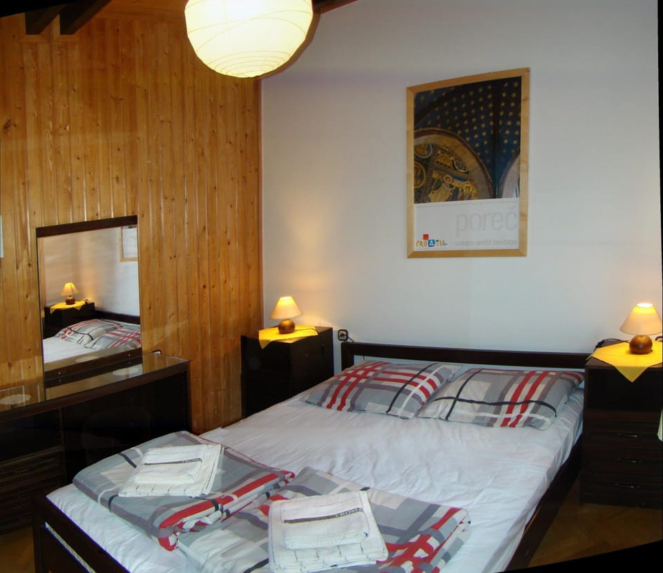 Bed, Day, Summer, Bedroom, On site