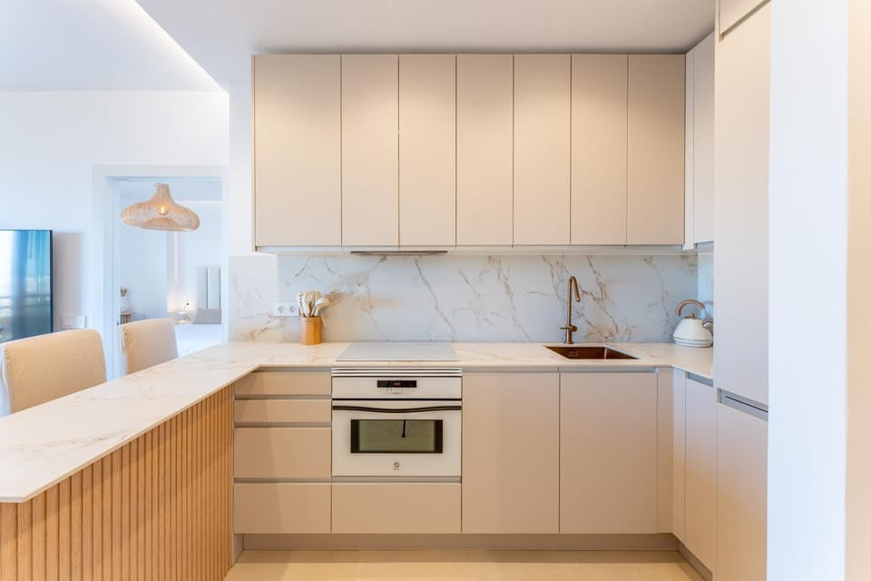 Kitchen or kitchenette, oven