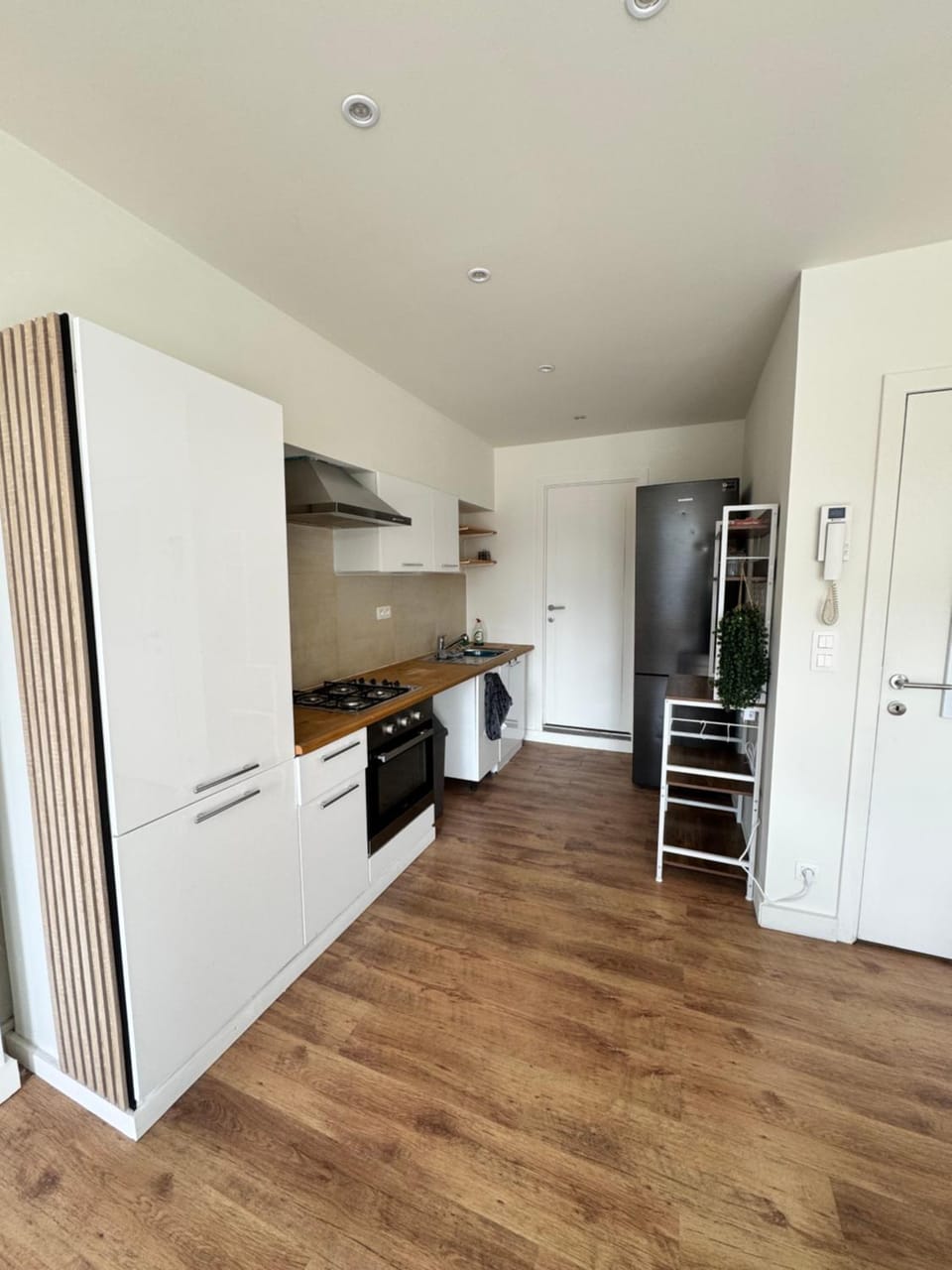 Grand Duplex avec 2 chambres Apartment in Charleroi