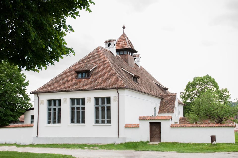 Property building, Spring, On site, Street view