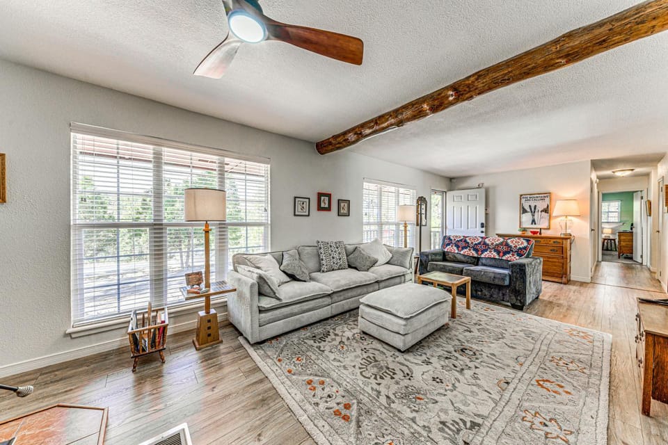 1 Mi to Alto Lake: Mtn-View Home w/ Large Yard! House in Alto