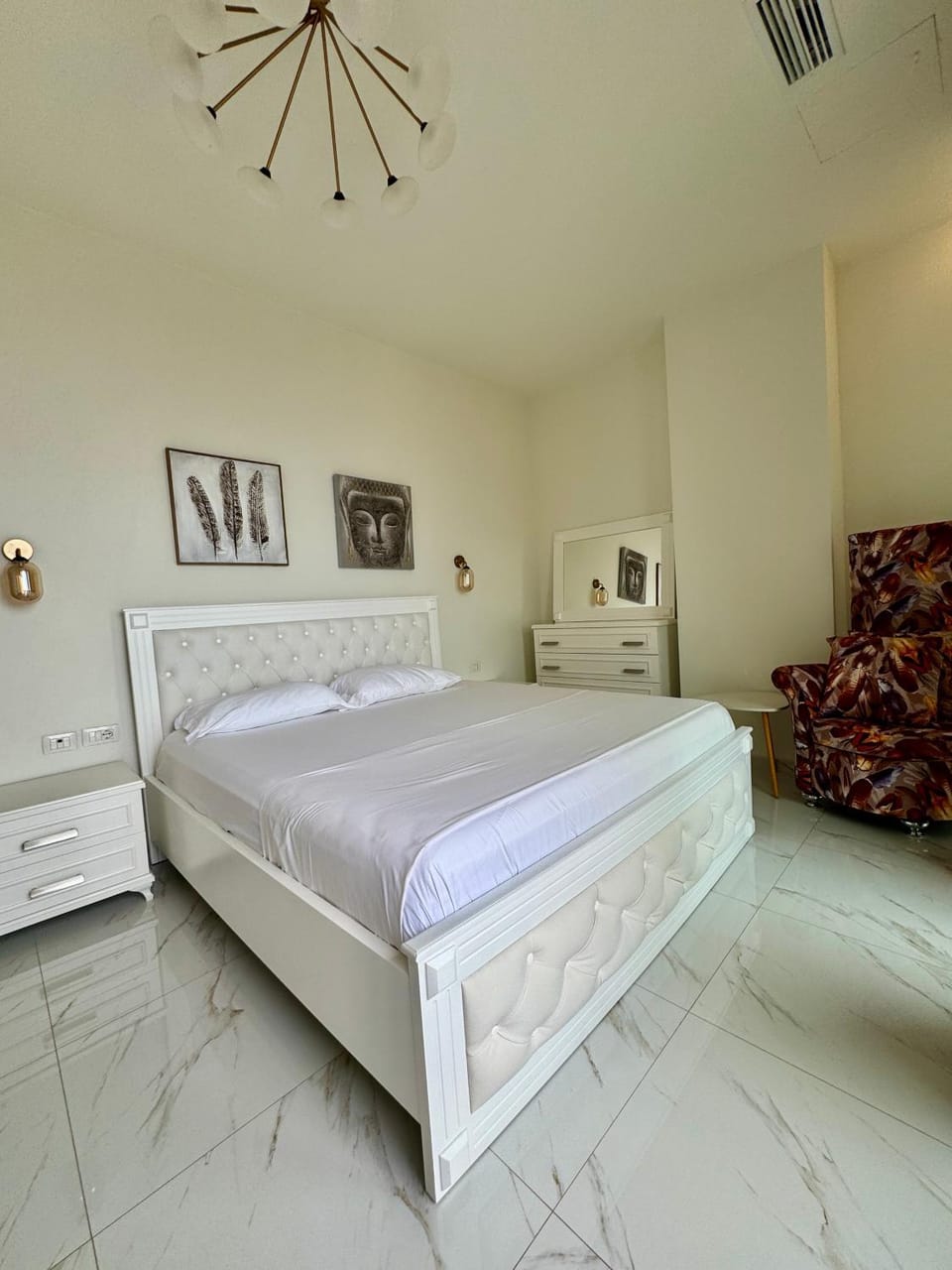 Bed, Photo of the whole room, Bedroom, air conditioner