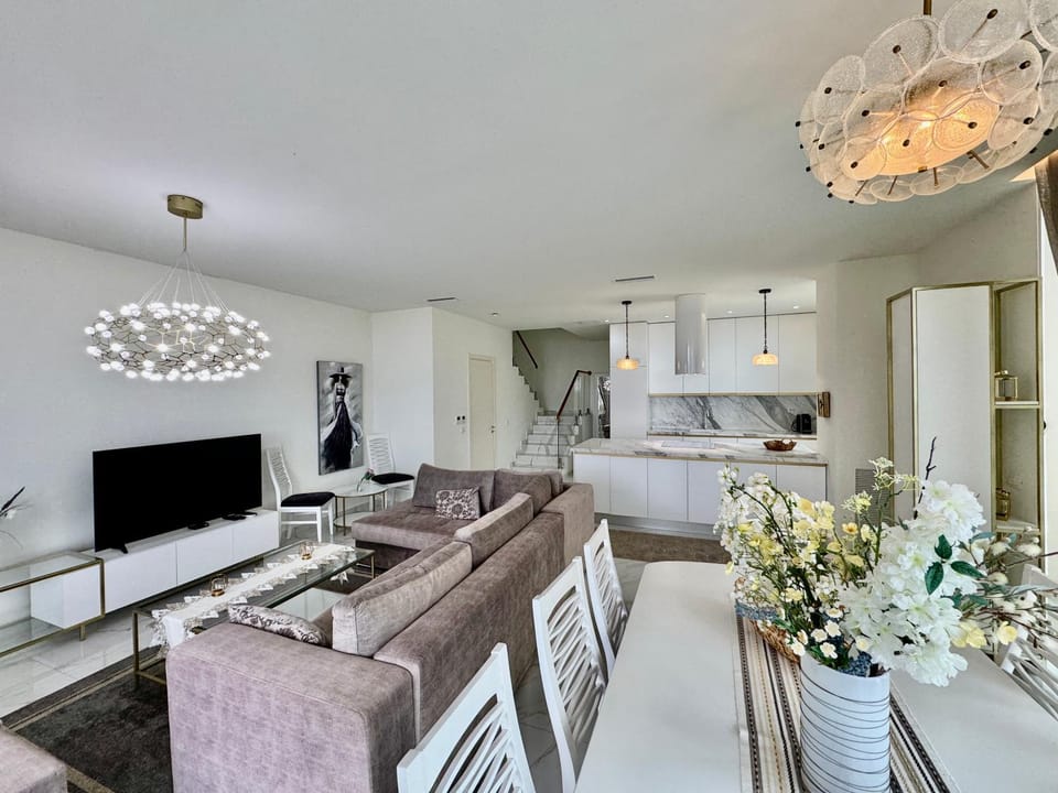 TV and multimedia, Kitchen or kitchenette, Living room, Seating area, Dining area, dishwasher