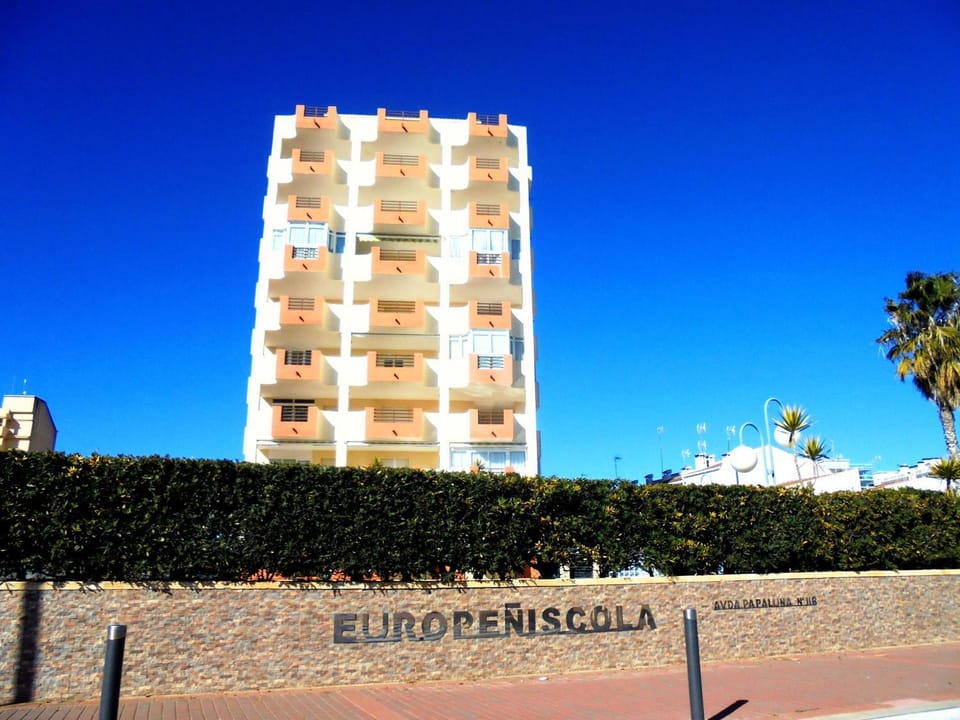 Property building, Facade/entrance, Off site