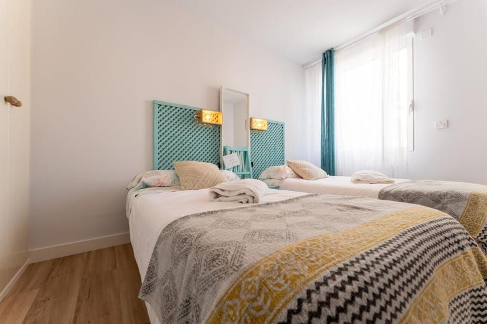 Beachfront apartment parking Apartment in Cantabria