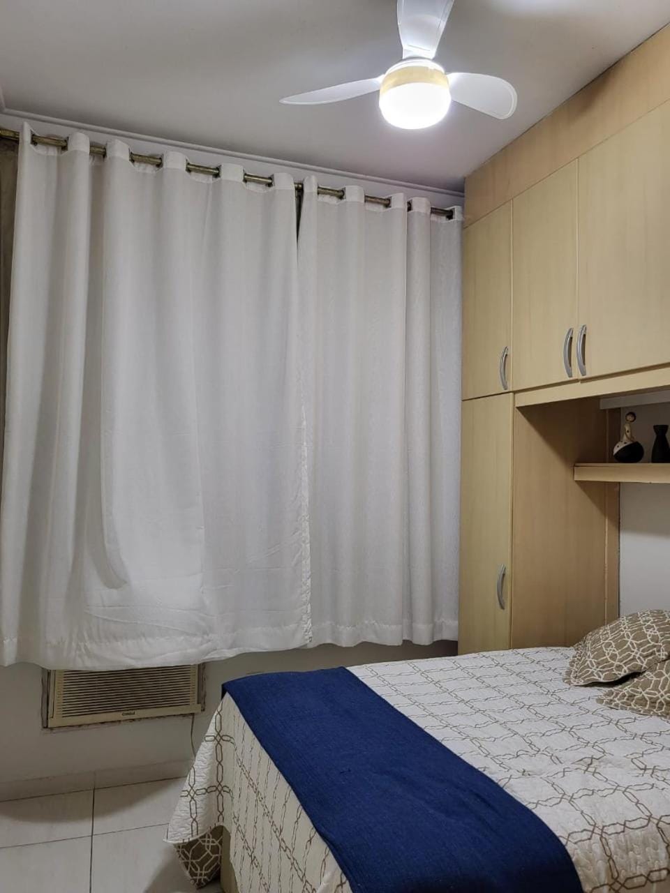 Bed, Bedroom, wardrobe, air conditioner