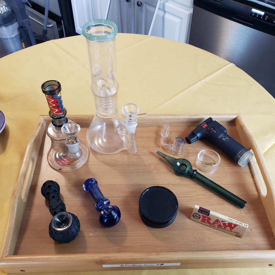 Van Gogh Get HIGH Tiny Home Bed and Breakfast in Colorado Springs