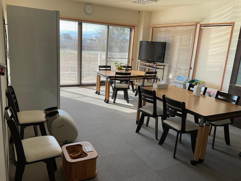 Communal lounge/ TV room