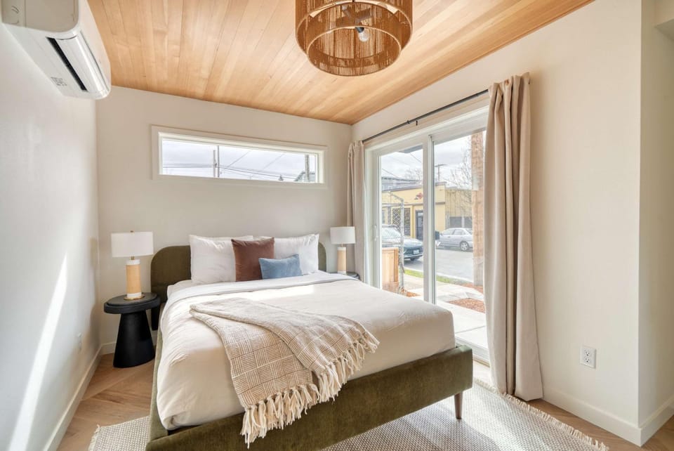 The Alabaster by Stay Portland - Alberta Arts House in Portland