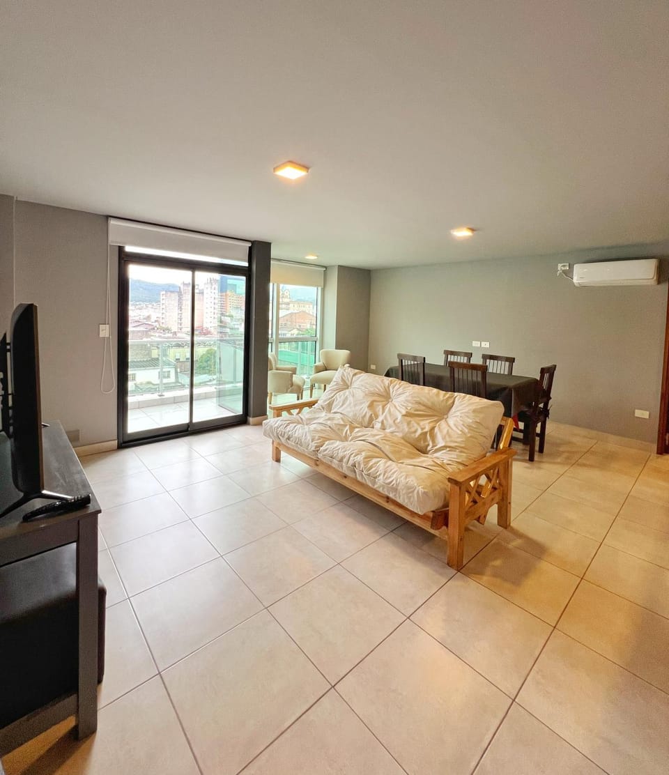 Communal lounge/ TV room, Bed, TV and multimedia, Living room, Photo of the whole room, Seating area