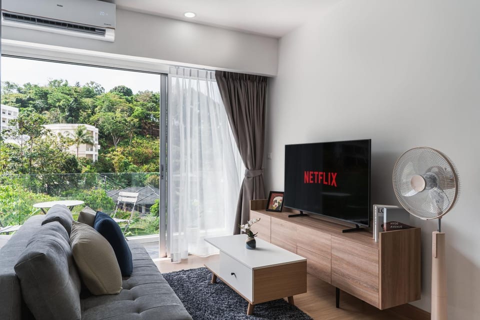 Living room, internet