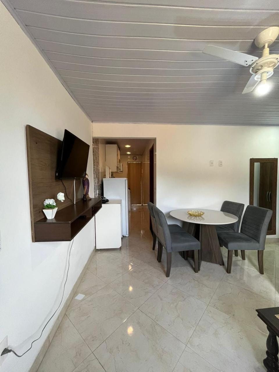 TV and multimedia, Dining area, minibar, oven