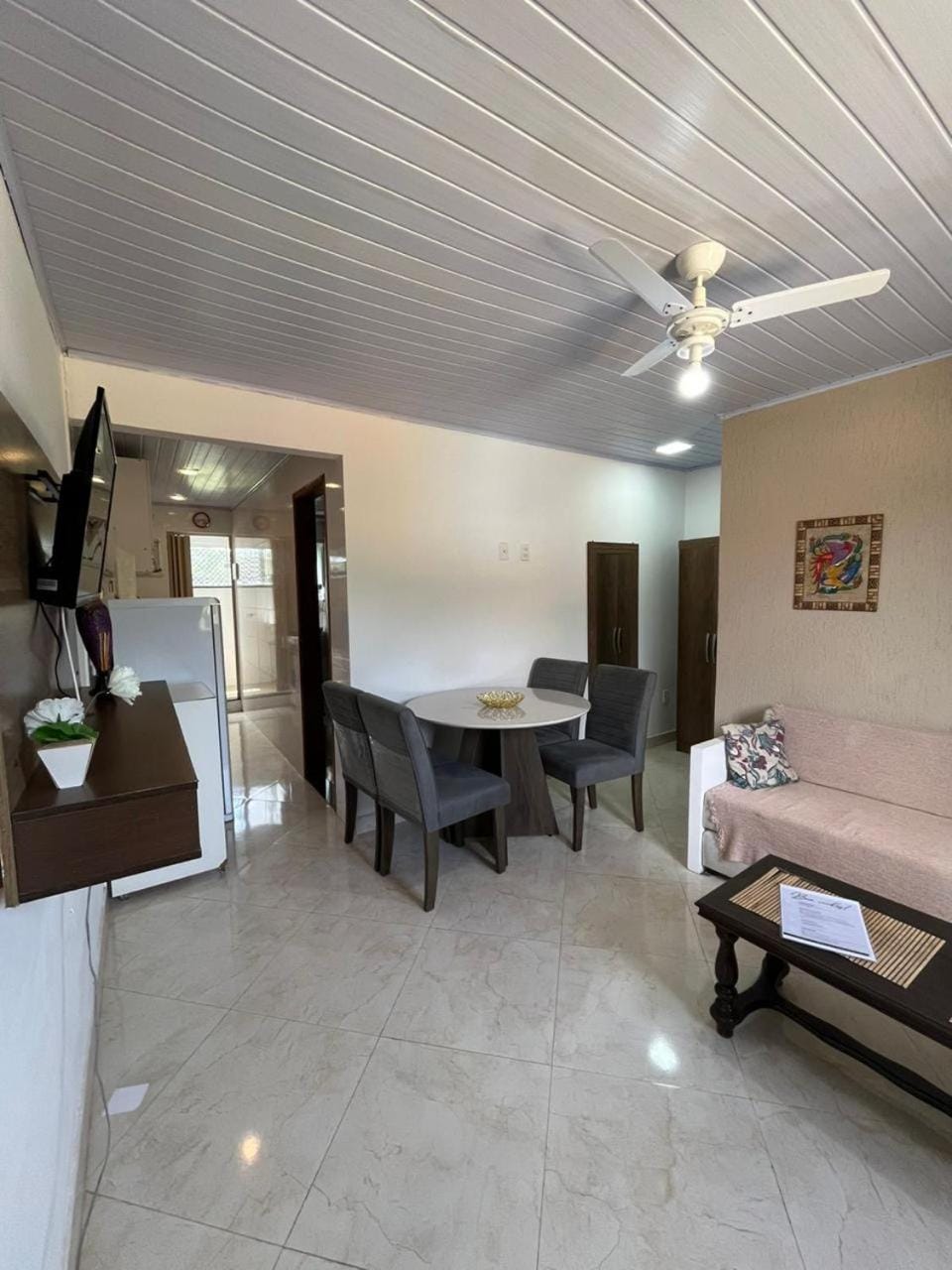 Kitchen or kitchenette, Living room, Seating area