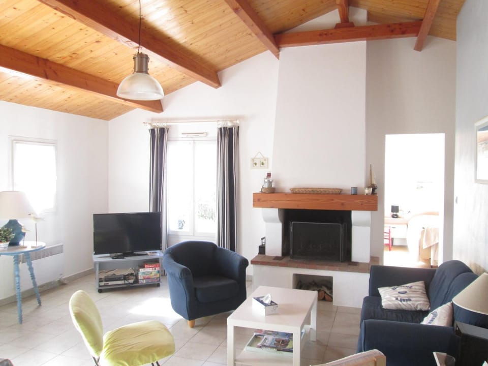 Maison confortable à La Guérinière, proche plage, animaux admis - FR-1-823-4 House in Pays de la Loire