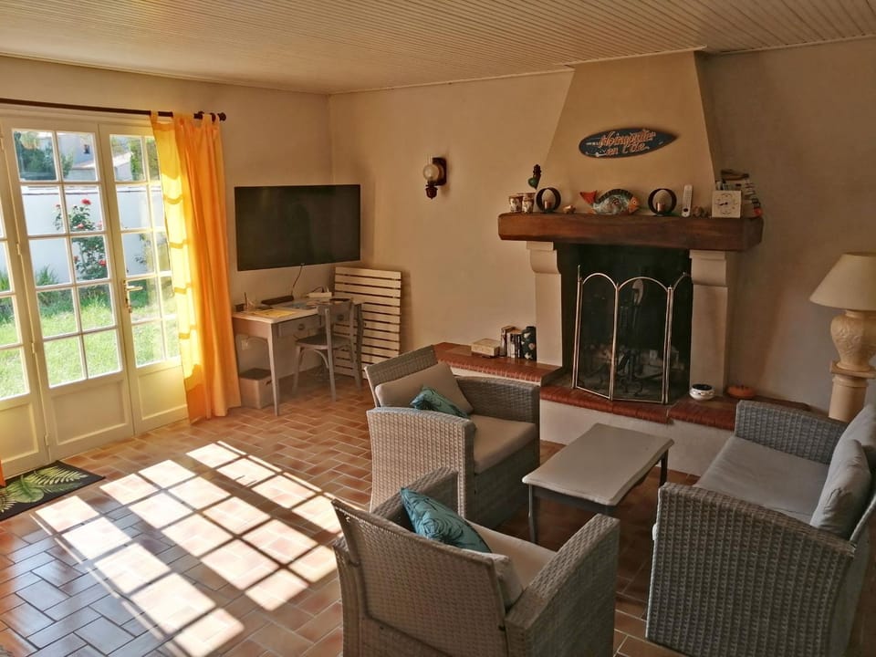 Maison de plain-pied avec jardin ombragé et animaux admis, proche mer et forêt - 6 pers - FR-1-823-30 House in Pays de la Loire