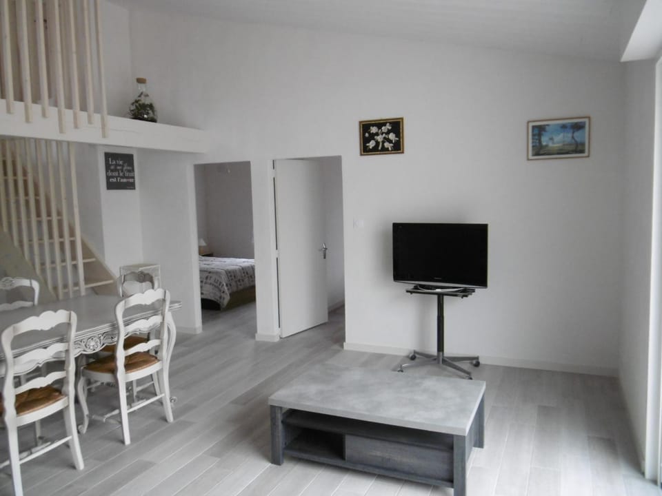Maison rénovée 6 pers, proche de la plage, terrasse et parking - FR-1-823-47 House in Pays de la Loire