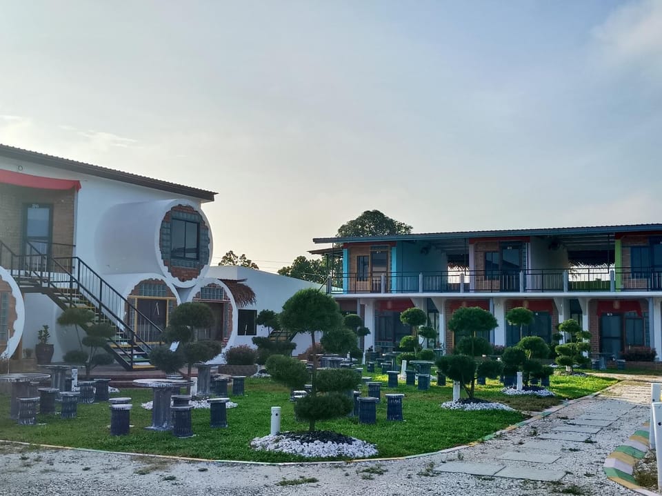 Olly de Home Ent Hostel in Perak Tengah District