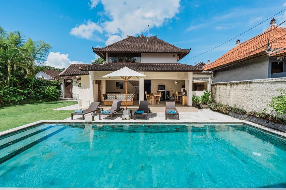 10 Bedroom Villa Vista Seminyak Villa in Kuta