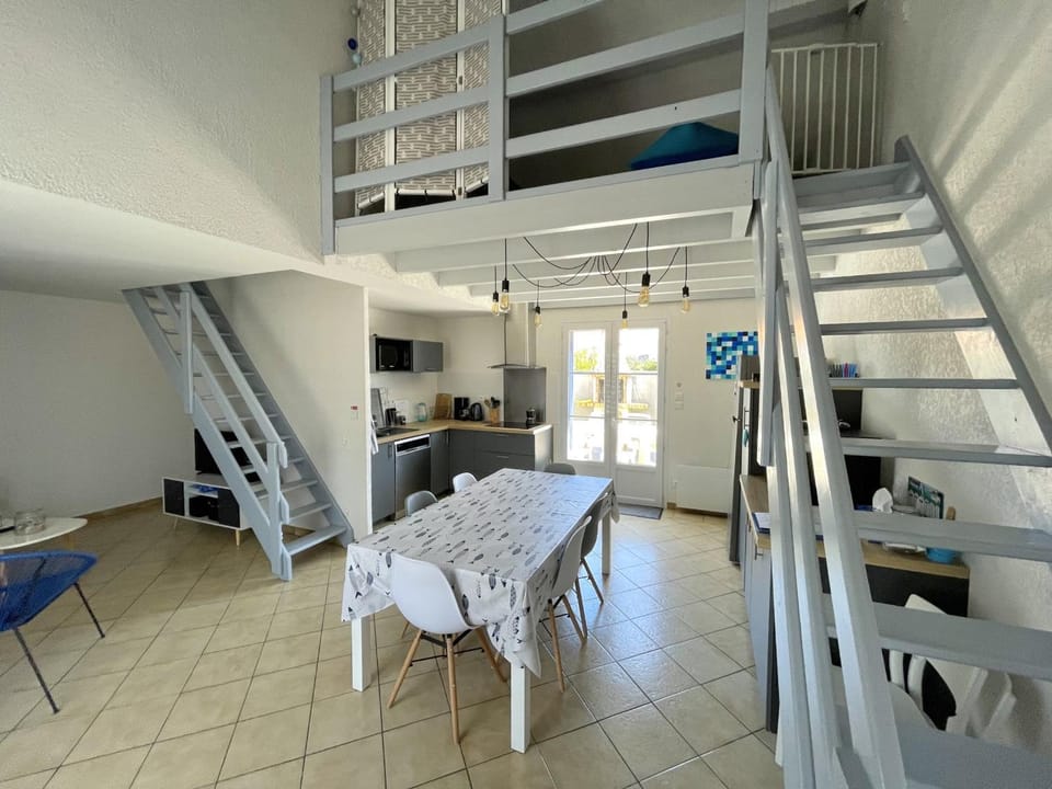 Maison mitoyenne à Barbâtre - Proche plage et centre, jusqu'à 6 personnes - FR-1-823-52 House in Pays de la Loire