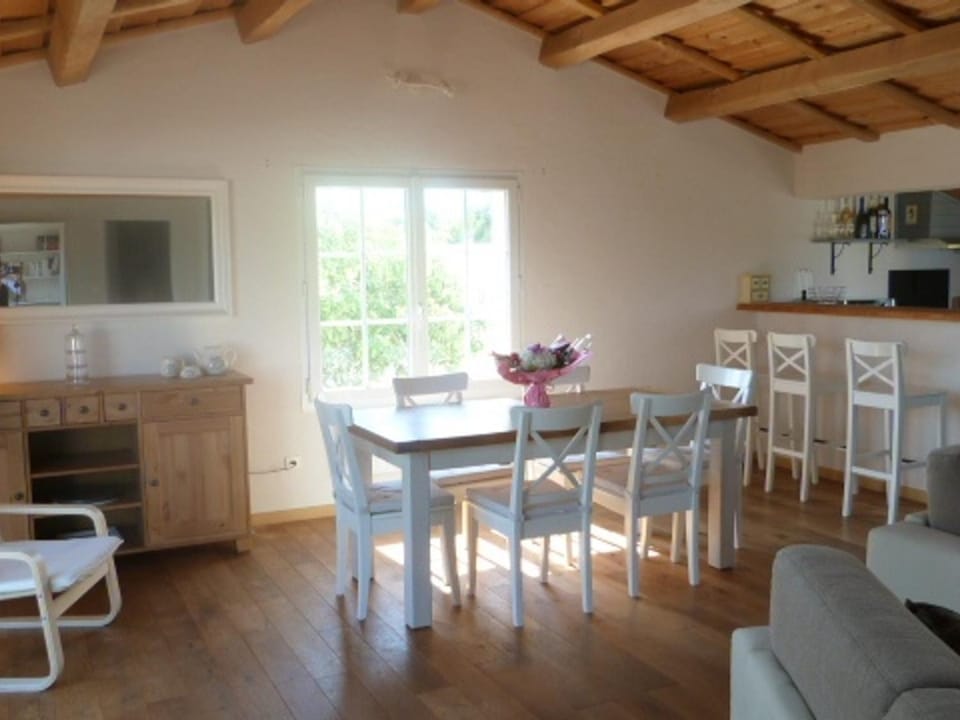 Maison Confortable Barbâtre 4/6 Pers - Proche Plage et Commerces - WiFi Gratuit - FR-1-823-91 House in Pays de la Loire