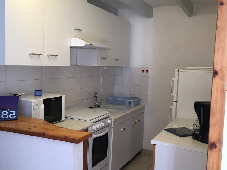 Maison mitoyenne 4 pers à Barbâtre proche plage - FR-1-823-90 House in Pays de la Loire