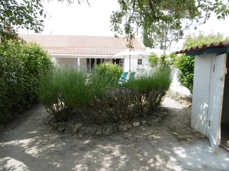 Charmante maison 4 personnes à L'Épine, proche plage - FR-1-823-103 House in Pays de la Loire