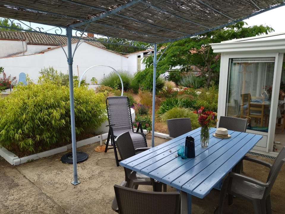 Maison 4 pers. avec jardin clos - 400m plage, L'Épine - FR-1-823-130 House in Pays de la Loire