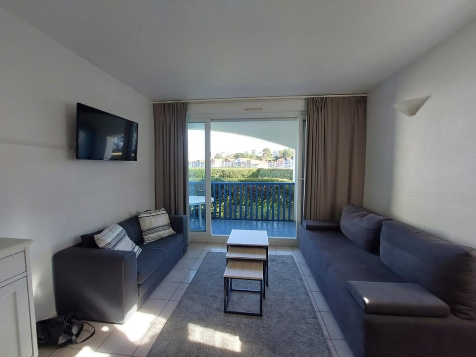 Charmant T2 avec piscine à 2 min de la plage - FR-1-239-1104 Apartment in Ciboure