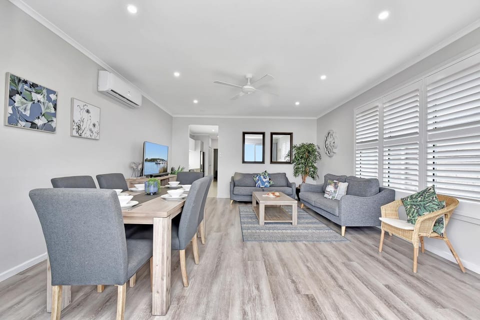 Ocean Mist at Caves Beach Villas Villa in Swansea