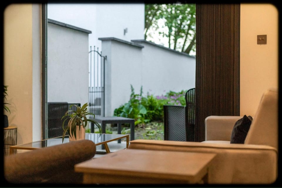 Stylish Beauty Ground Floor 1BR 1BA Private Garden Apartment in London