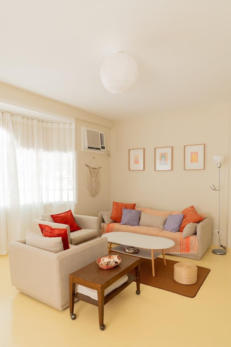Living room, Seating area, air conditioner
