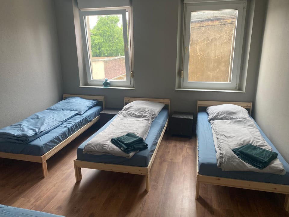 EMAS 7 Wohnung mit 4 Einzelbetten, Küche, Dusche Apartment in Krefeld