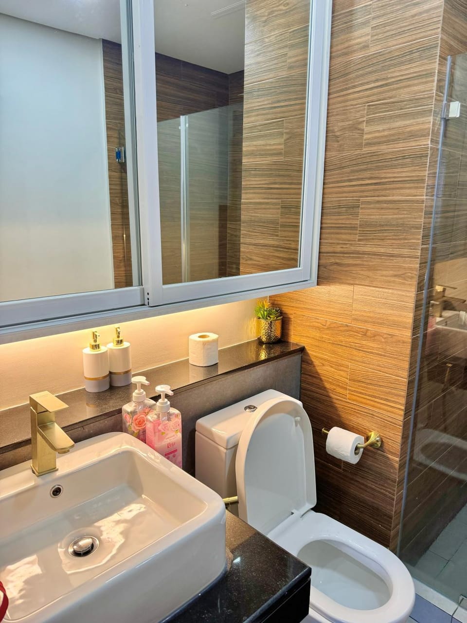 Manila Bay Suite Bed and Breakfast in Pasay