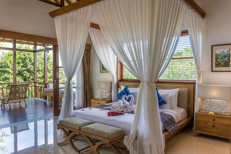 Bed, Photo of the whole room, Bedroom, Garden view