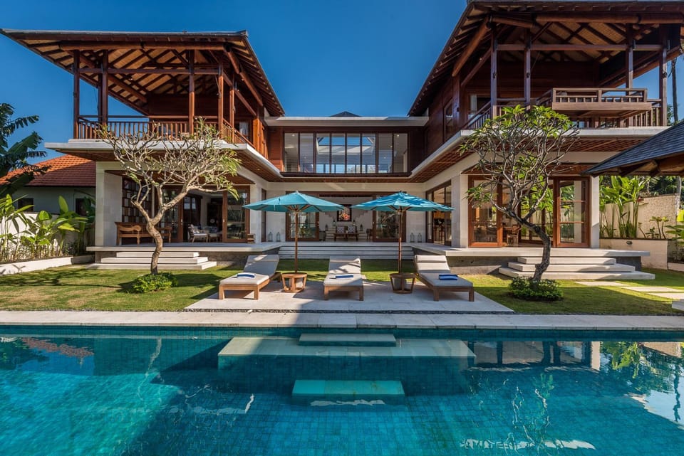Property building, Day, Garden view, Pool view, Swimming pool, sunbed