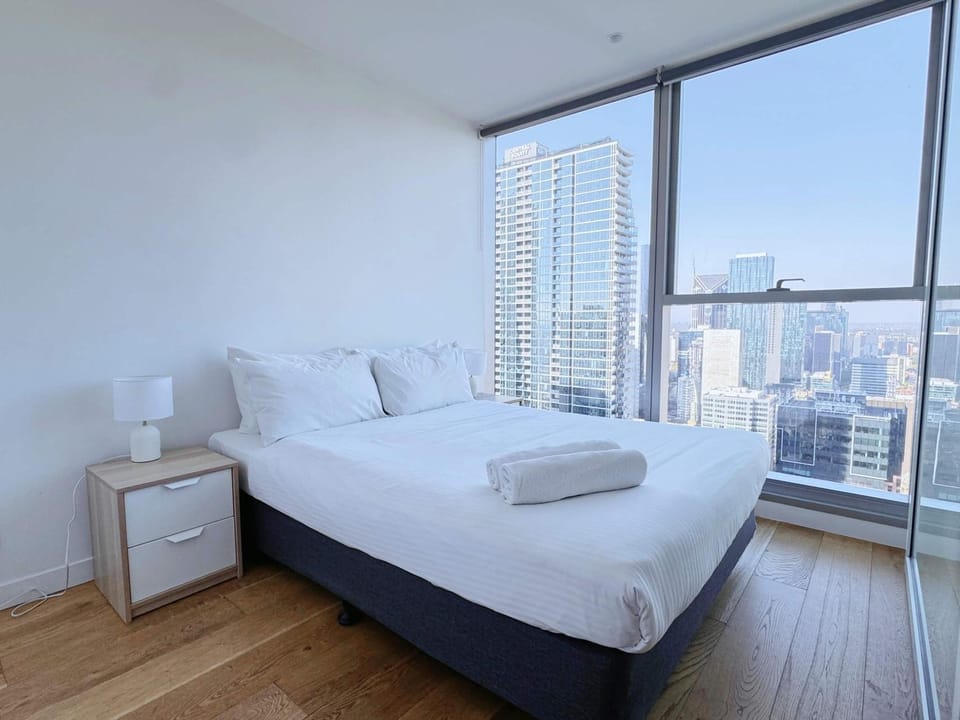 Cozy 2BR Apt Steps from Southern Cross City Views Apartment in Melbourne